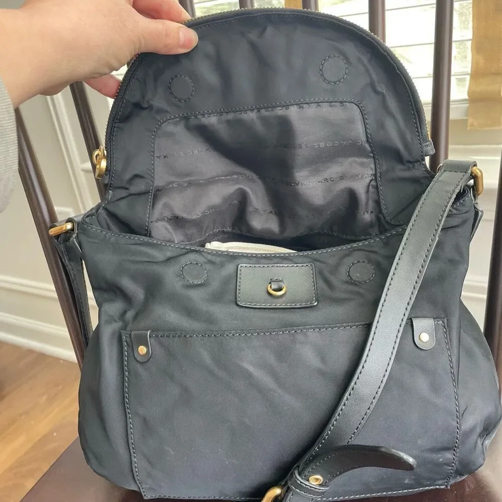 Marc Jacobs Preppy Nylon Messenger Bag Black Gold $200